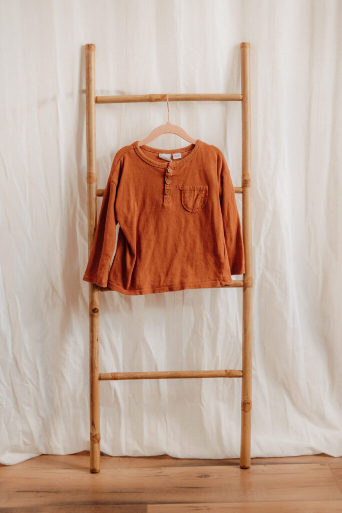 kundenkleiderschrank, oberteil shirt in braun fuer kinder
