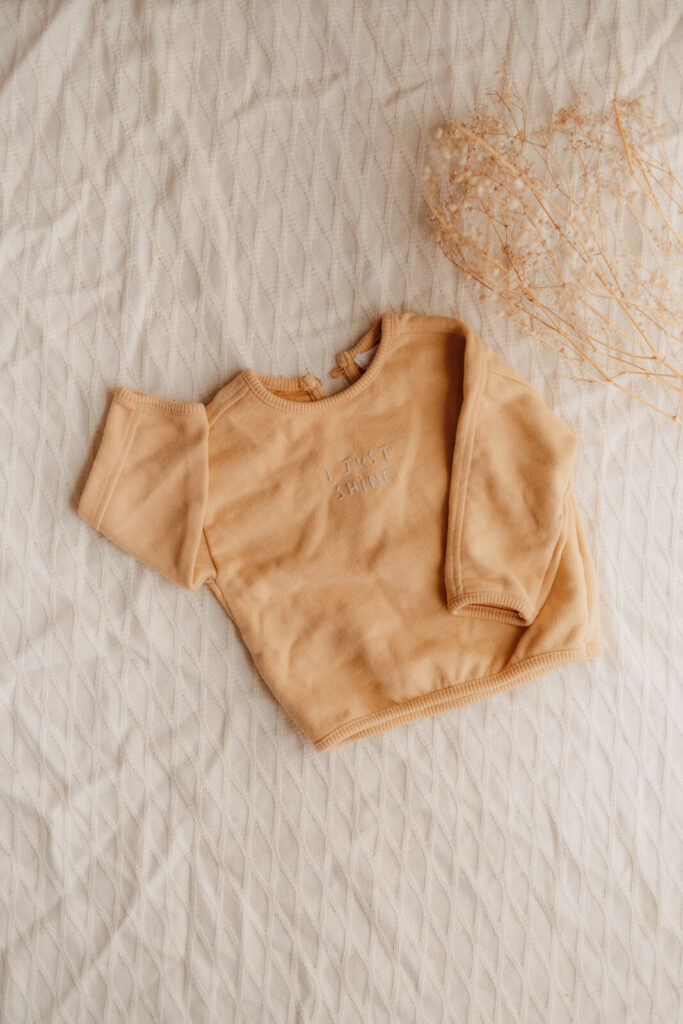 kundenkleiderschrank, oberteil pullover in orange fuer neugeborene babys