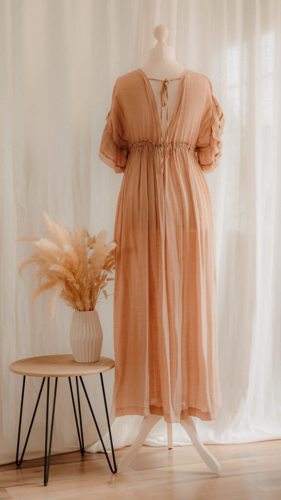 kundenkleiderschrank, boho kleid in rosa fuer frauen, rueckansicht