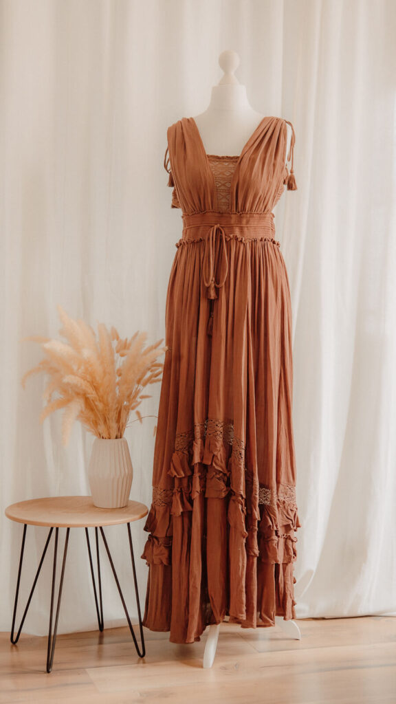 kundenkleiderschrank, boho kleid in braun fuer frauen, vorderansicht