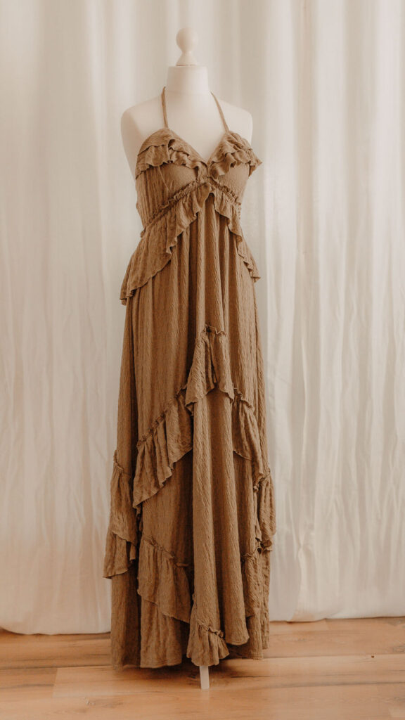 kundenkleiderschrank, boho kleid in beige gruen fuer frauen, vorderansicht